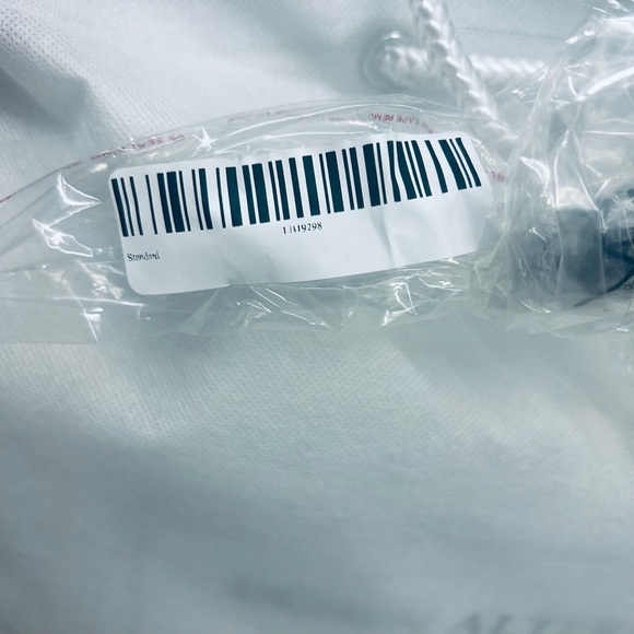 QUINCE Premium Down Alternative Pillow Soft Standard 4021 - Picture 9 of 13